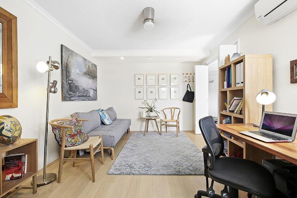 Apartment Impressive Centrally Located Penthouse