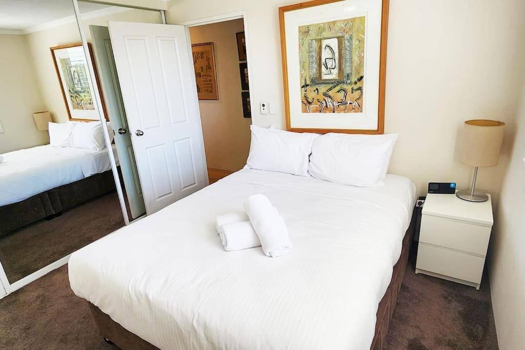 Impressive Centrally Located Penthouse * Sydney