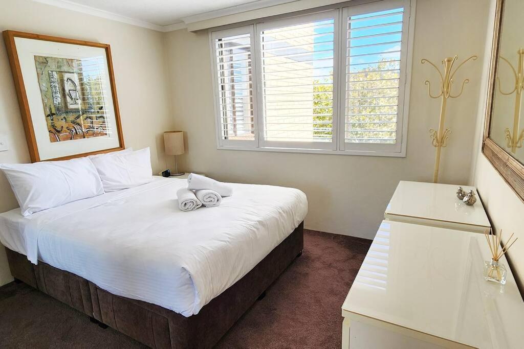 Impressive Centrally Located Penthouse Apartment *