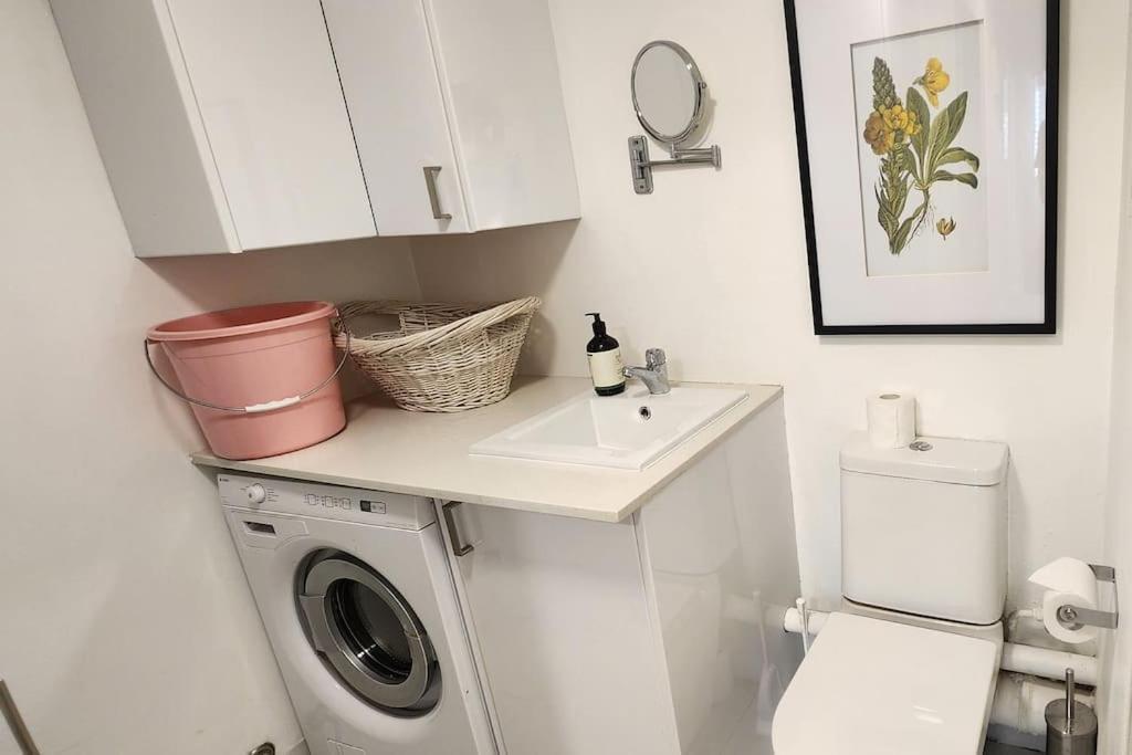 Impressive Centrally Located Penthouse * Sydney