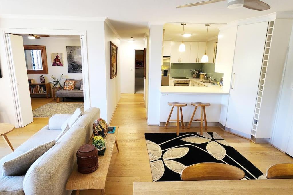 Apartment Impressive Centrally Located Penthouse *